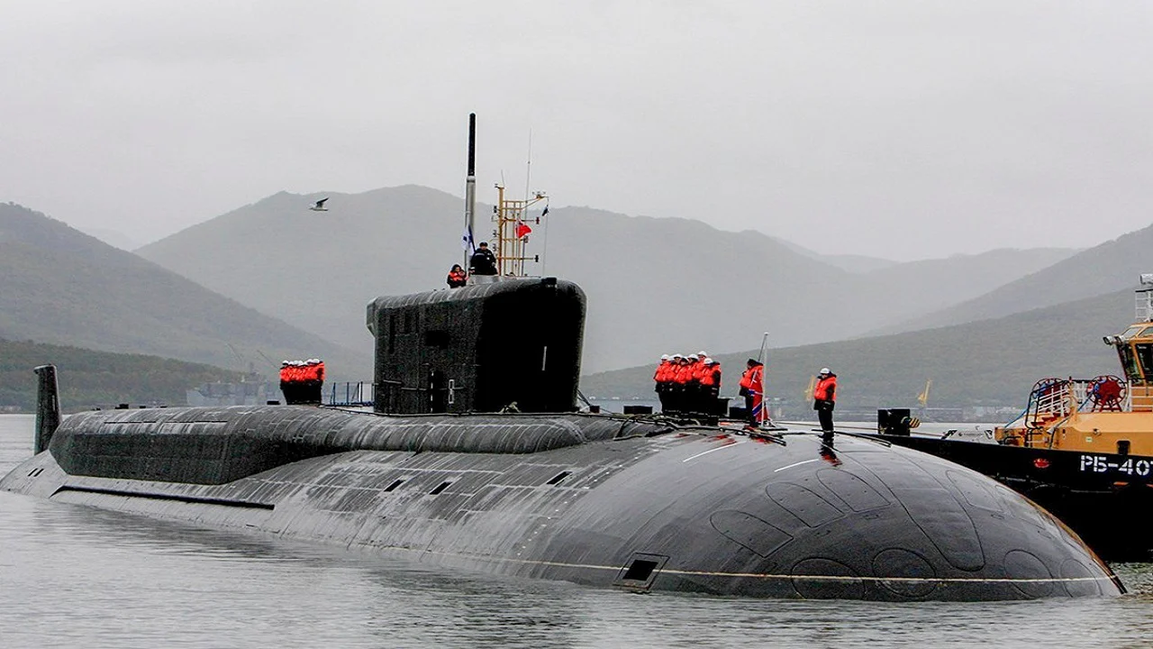 زیردریایی هسته‌ای روسیه نابودگری در اعماق آب!/ عکس