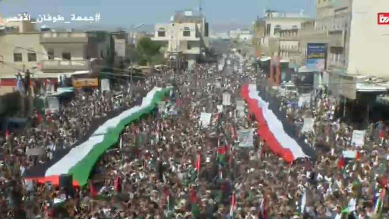 راهپیمایی گسترده مردم یمن در حمایت از ایستادگی نوار غزه و مقاومت فلسطین