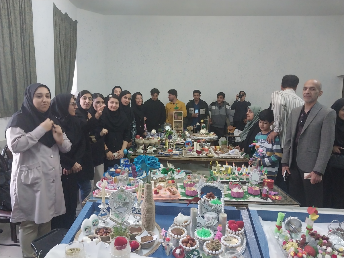 خلاقیت |دانشجو |دانشجویان ترنم رنگها، آوای خلاقیت؛ از دستسازههای دانشجویان تا مهارتهای تفکر و هوش